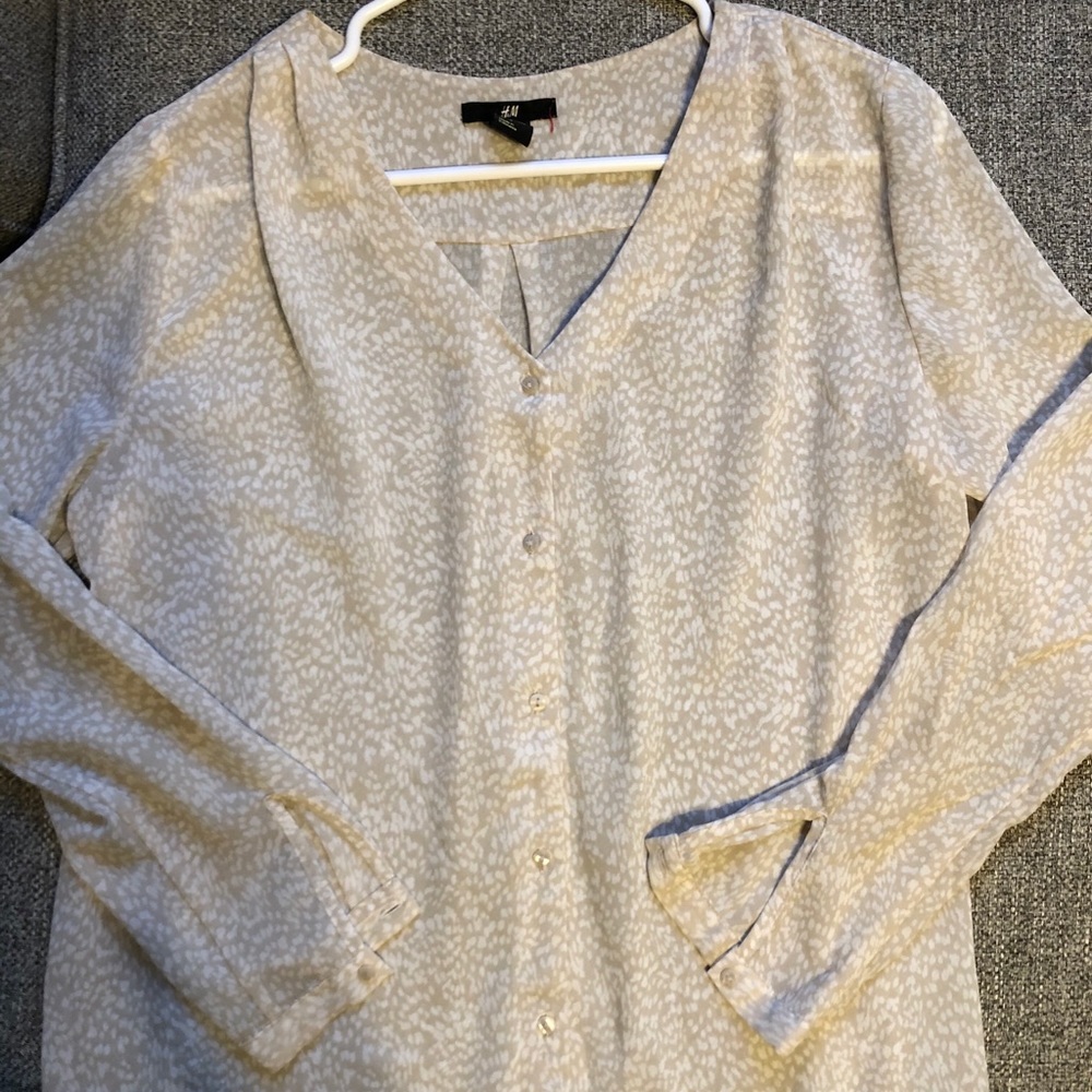 Cream blouse with pattern print